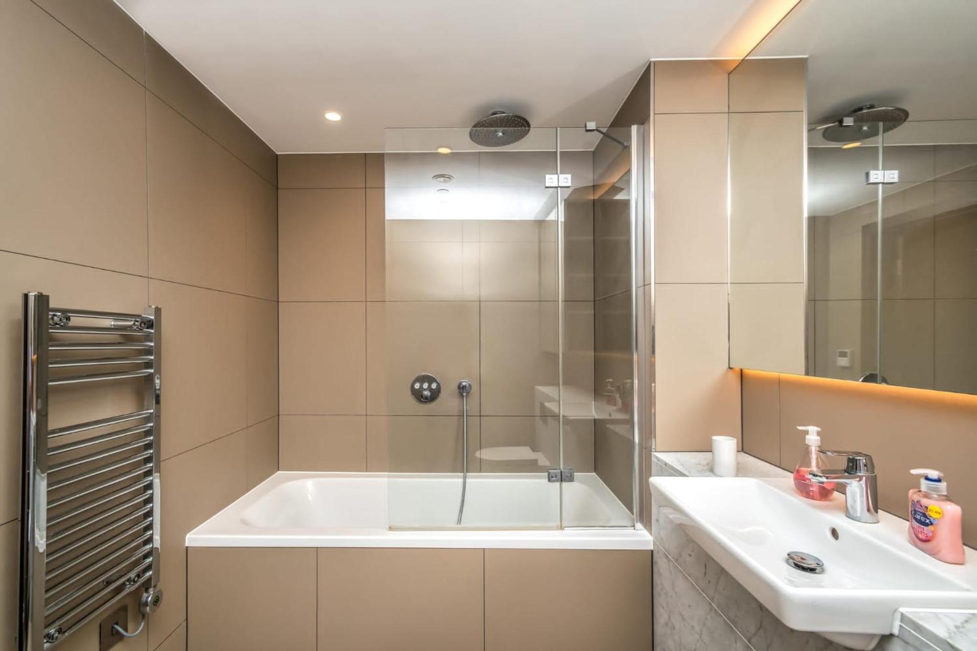 Luxury 2 Bedroom Apartment In Tower Hill London Bagian luar foto